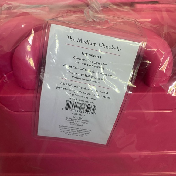 Beis Bundle The 29" and 26" Check-In Roller in Barbie Pink - Picture 10 of 14